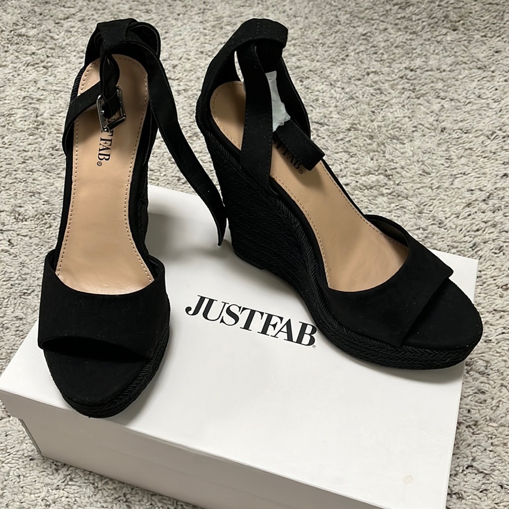 Black Wedges